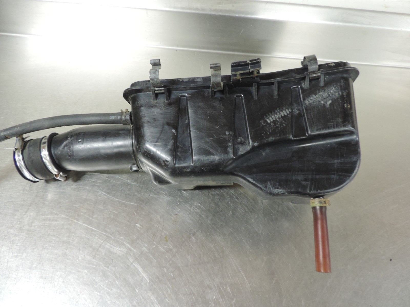 2001 Polaris Sportsman 500 HO Airbox Air Filter Housing Snorkel Lid Intake Tube