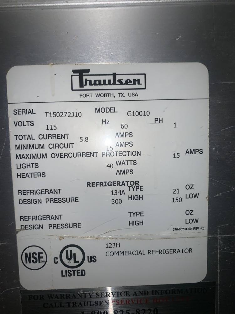 Traulsen G10010-032 30" 1-Section Solid-Door Reach-In Refrigerator