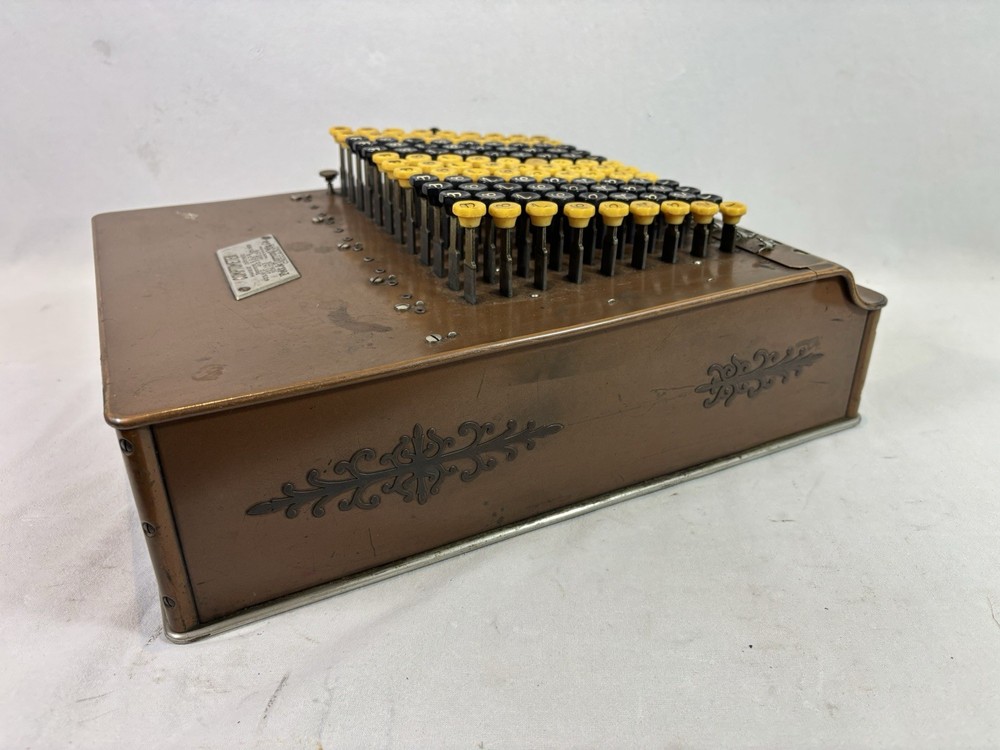 Vintage Adding Machine COMPTOMETER Felt & Tarrant - Model F - Chicago TBE
