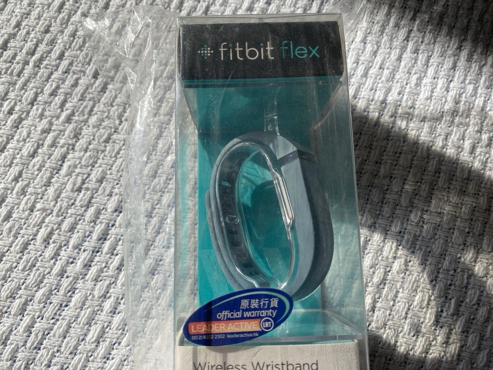 Fitbit Flex Green Wireless Activity Tracker Unopened New In Sealed Box