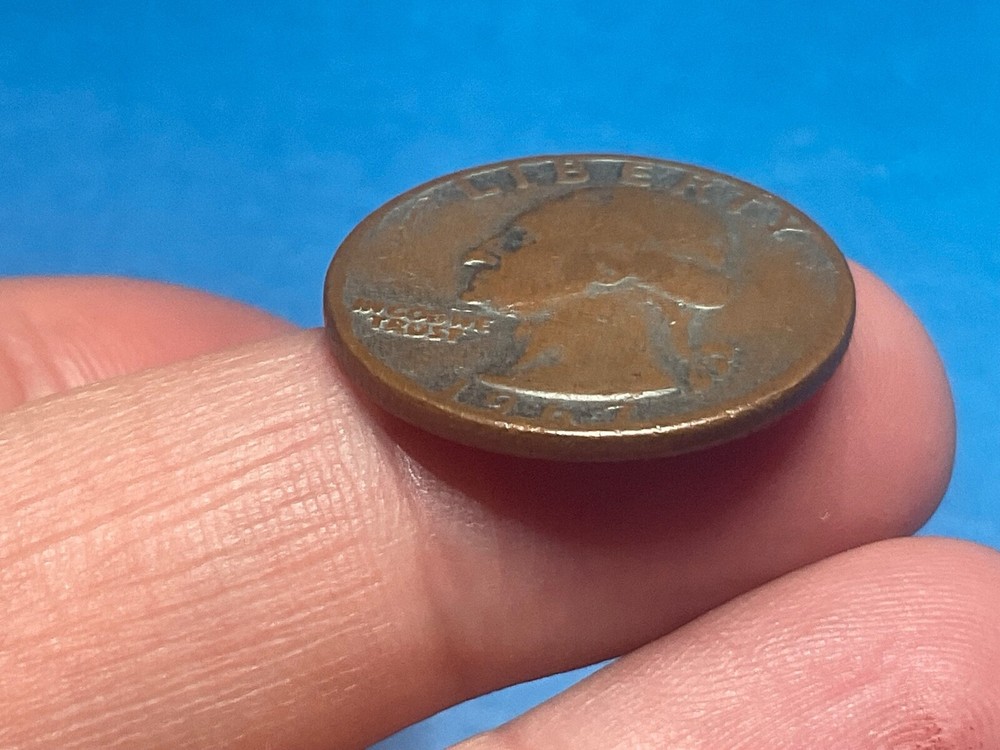 1967 Washington quarter——-ERROR VERY LITTLE CLADDING 99% COPPER———-