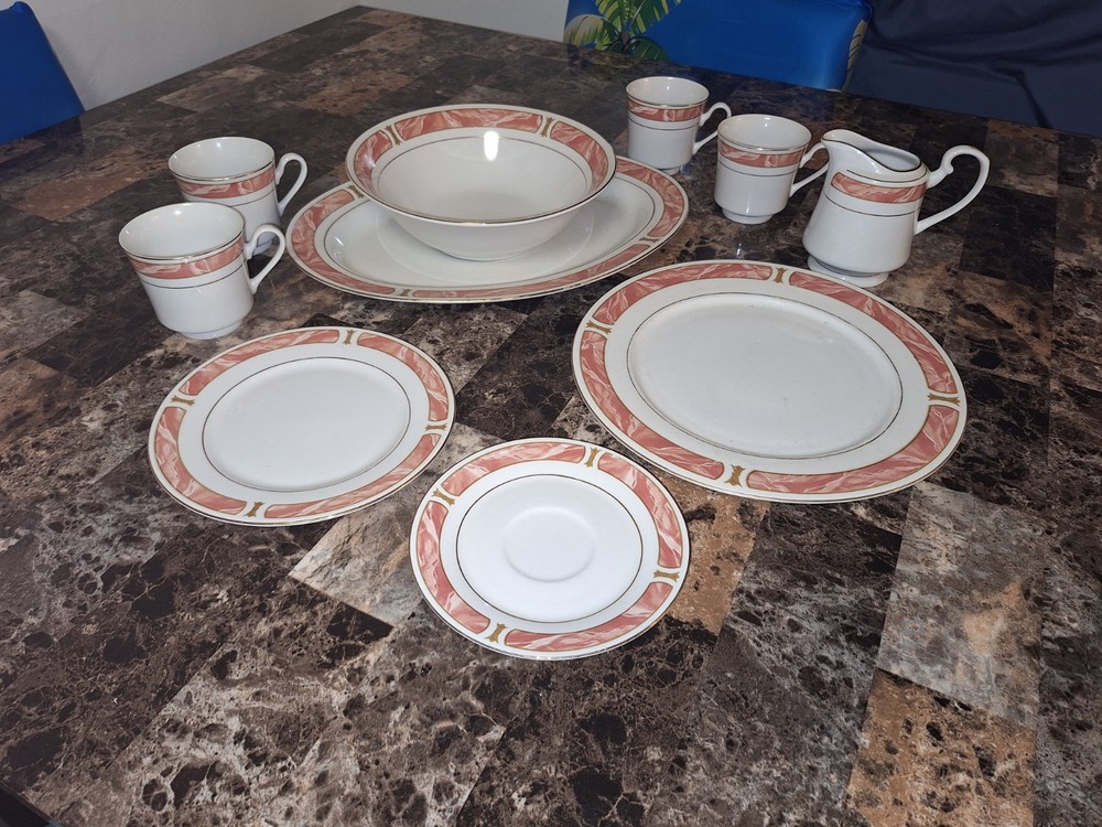 Majesty Marble Rose 8423 China Set