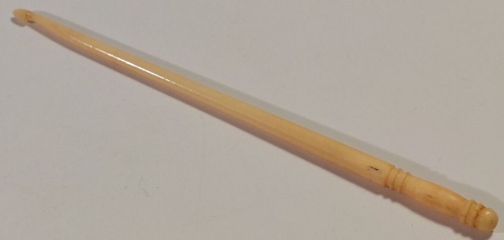 ANTIQUE BOVINE BONE SEWING NEEDLE #5