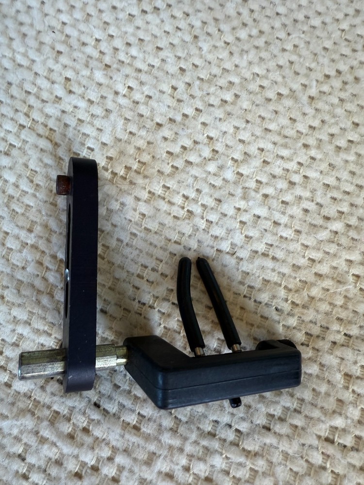 Cobra Dual Prong Flipper Rest