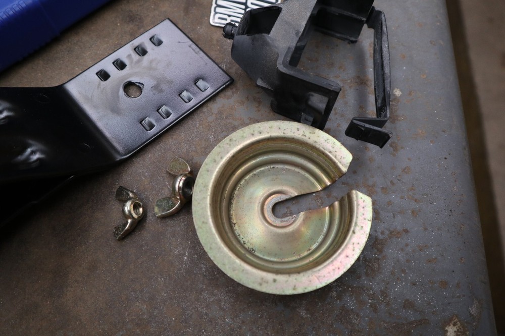 BMW E46 COUPE M SPORT BOOT TOOL KIT JACK CHOCK WARNING TRIANGLE