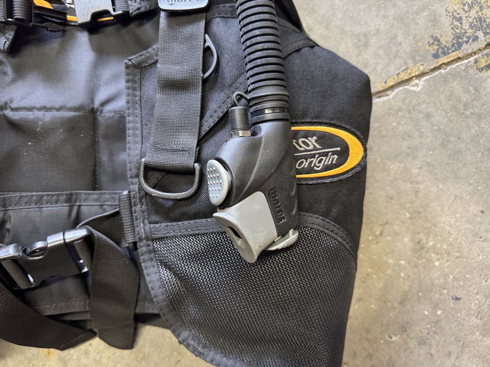 Mares Medium BCD Vector Origin