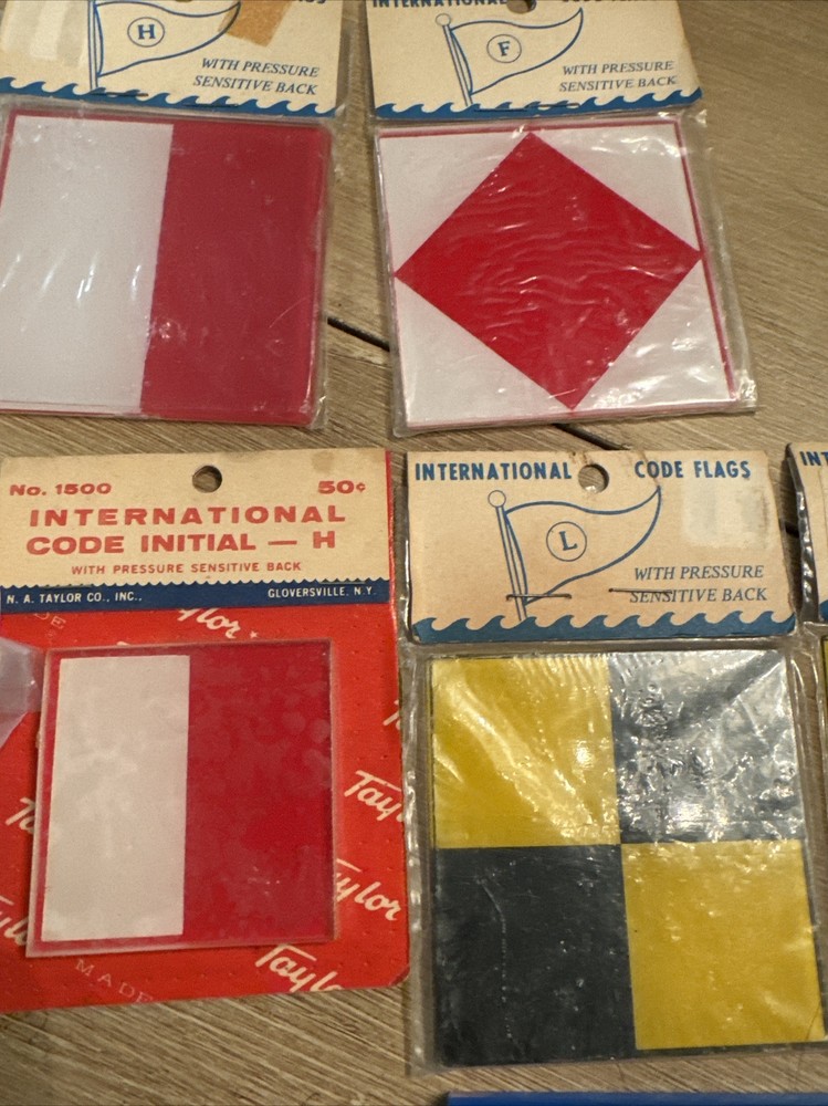 Peel & Stick International Code Flags Plastic (12)