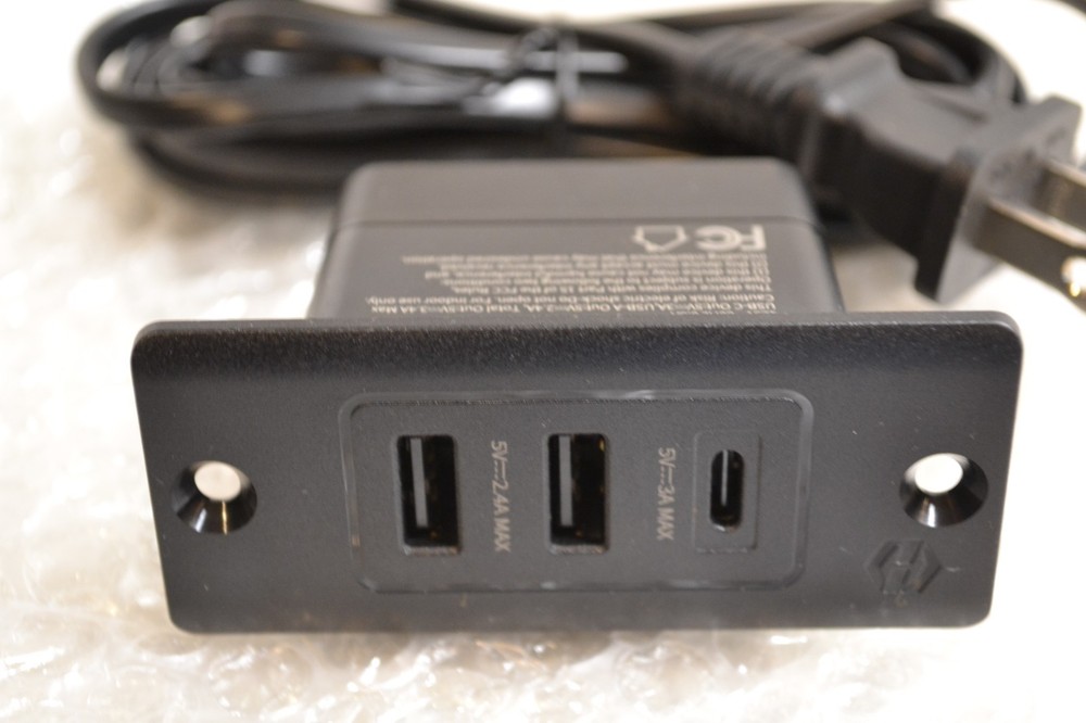 Furniture Power Distribution Unit WL-BK-2U1C
