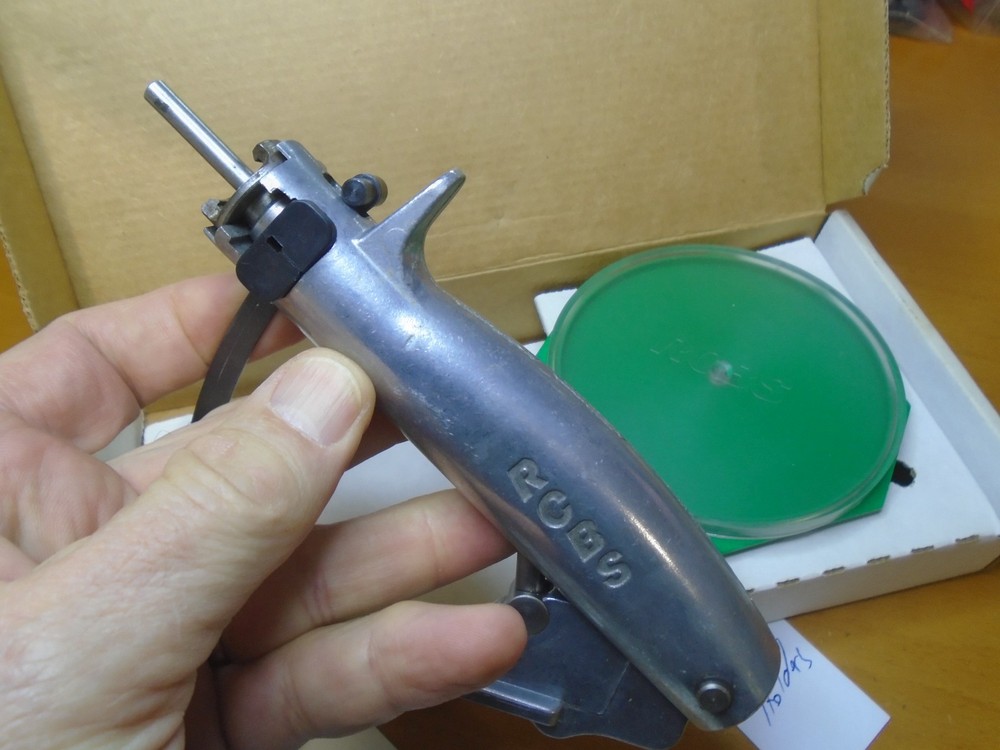 RCBS Hand Priming Tool Plus 2 & 10 Shell Holders