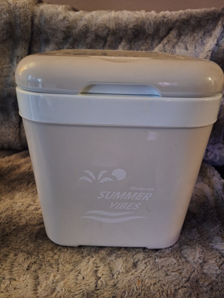 Snap On  10 Quart  Cooler