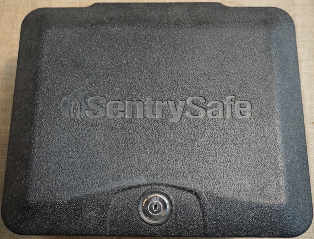 SentrySafe Model AY-625619 Box W/ Key