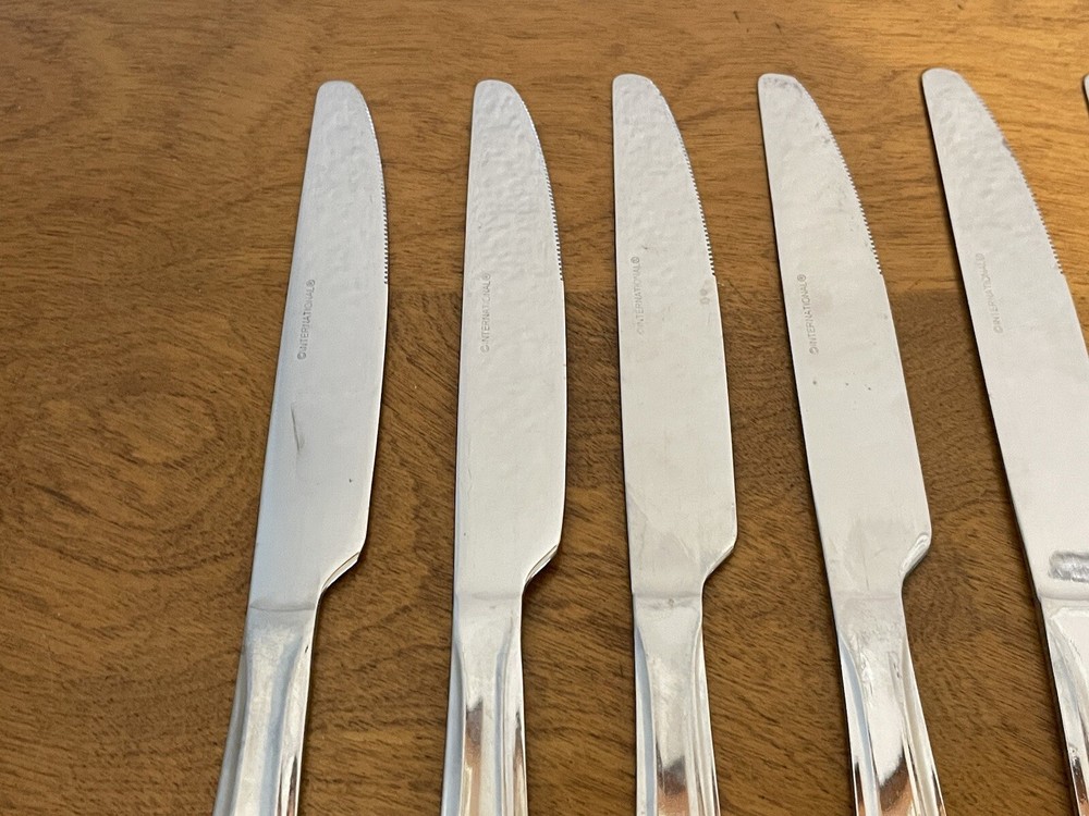 7 International Silver FORTE Stainless Modern Solid Dinner Knives 9.5"