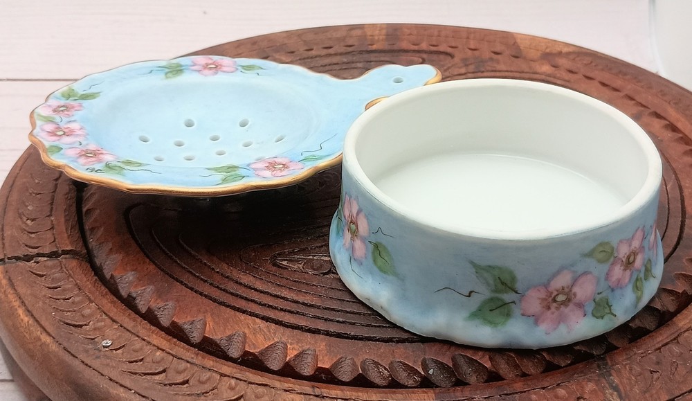 Vintage Blue And Pink Rose Tea Strainer/Diffuser. 2 Piece, Ceramic