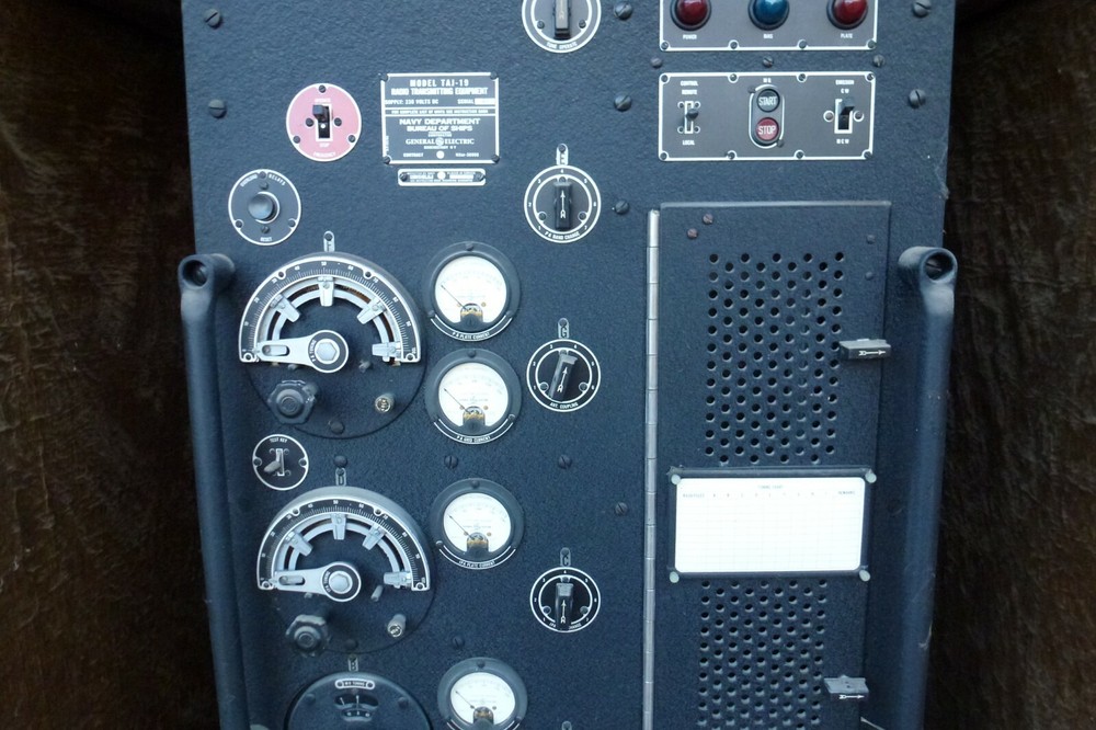 New In Crate 1943 GE Aircraft Carrier Radio Transmitter # TAJ-19 WW11 Surplus !