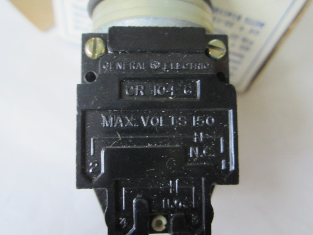 GENERAL ELECTRIC CR104B122 MINIATURE OILTIGHT SELECTOR SWITCH