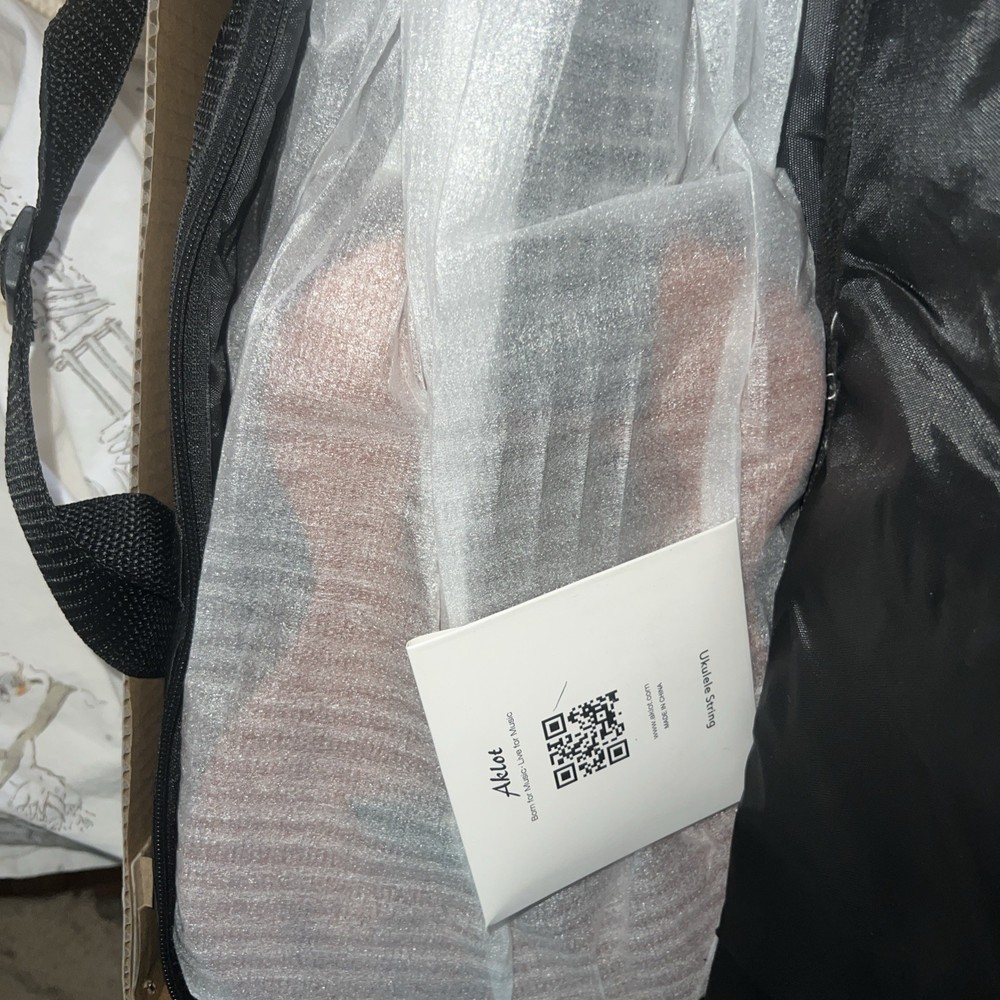 Aklot ukulele Complete With Everything You Need!