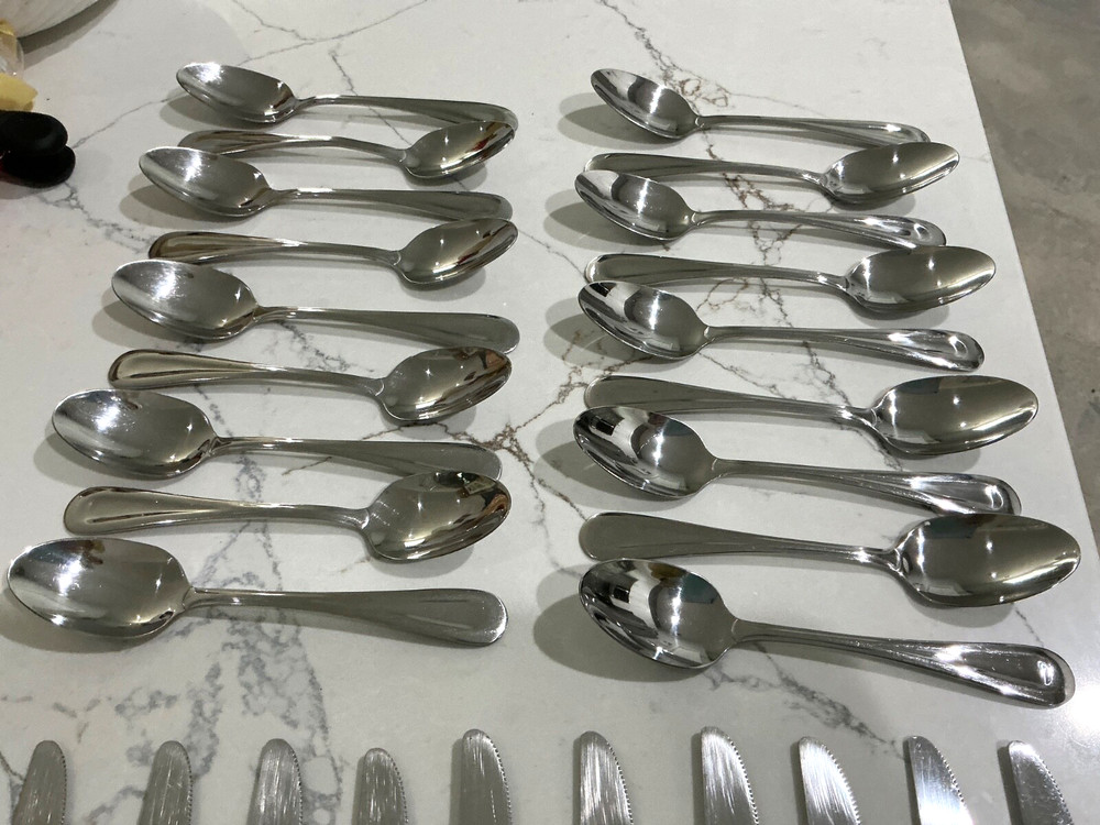 63 pc ONEIDA *SAND DUNE* GLOSSY STAINLESS FLATWARE