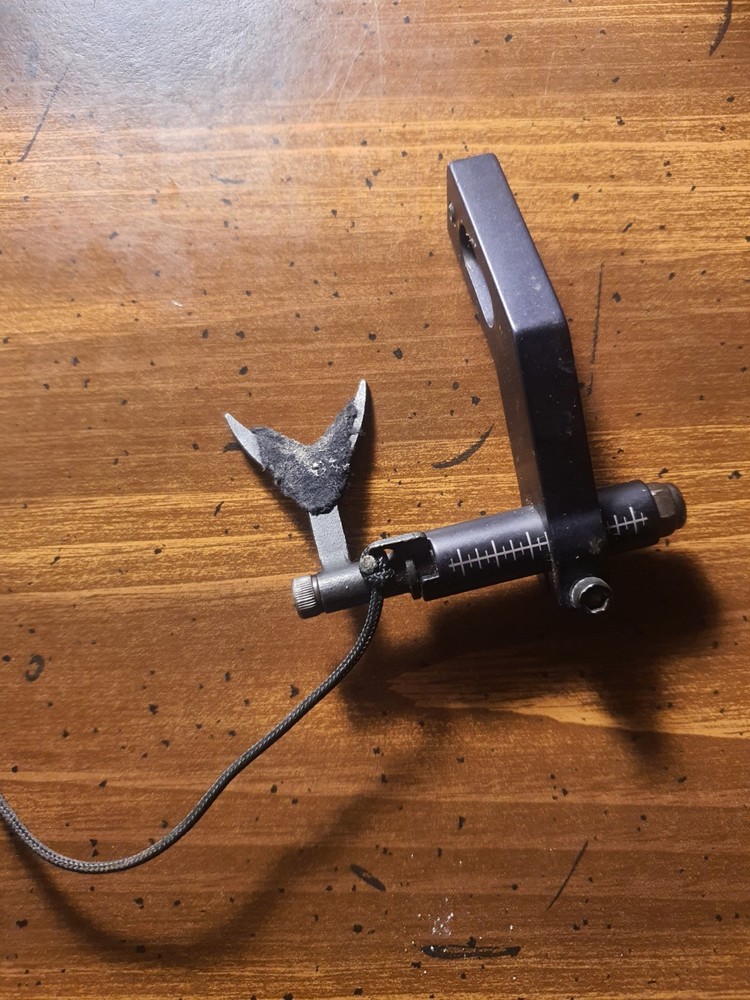 Trophy Taker Dropaway Arrow Rest Black RH