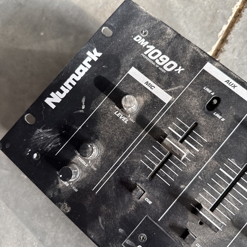 Numark DM 1090X Professional 19” DJ Mixer - 2 Knobs Missing Powers On