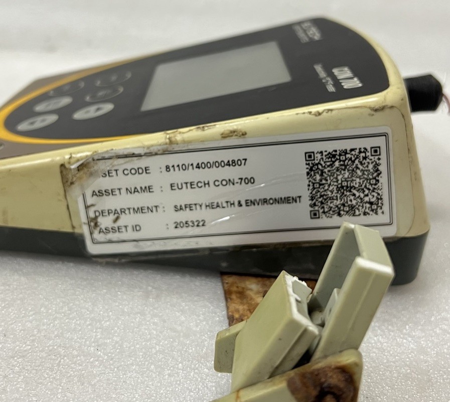 EUTECH INSTRUMENTS CON 700 PORTABLE HAND HELD CONDUCTIVITY METER