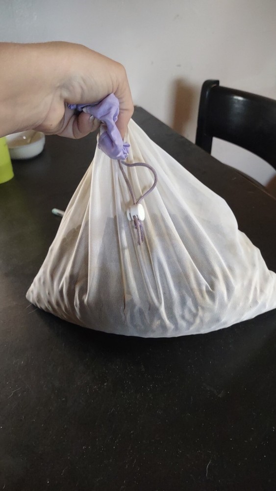 Tektight ,Saffronite