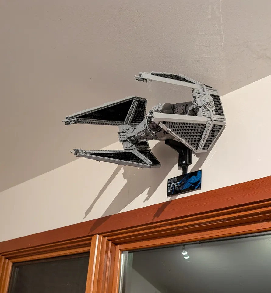 Wall mount for LEGO Star Wars UCS Tie Interceptor 75382