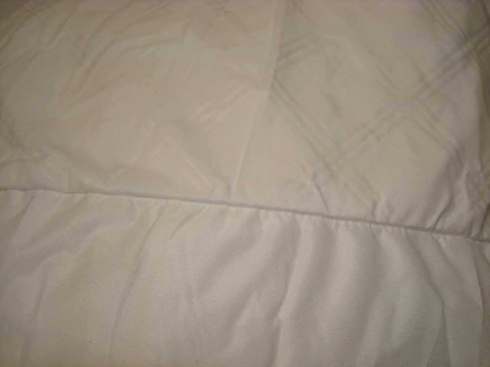 AllerEase Hypoallergenic Twin Maximum Allergy and Bedbug Protector