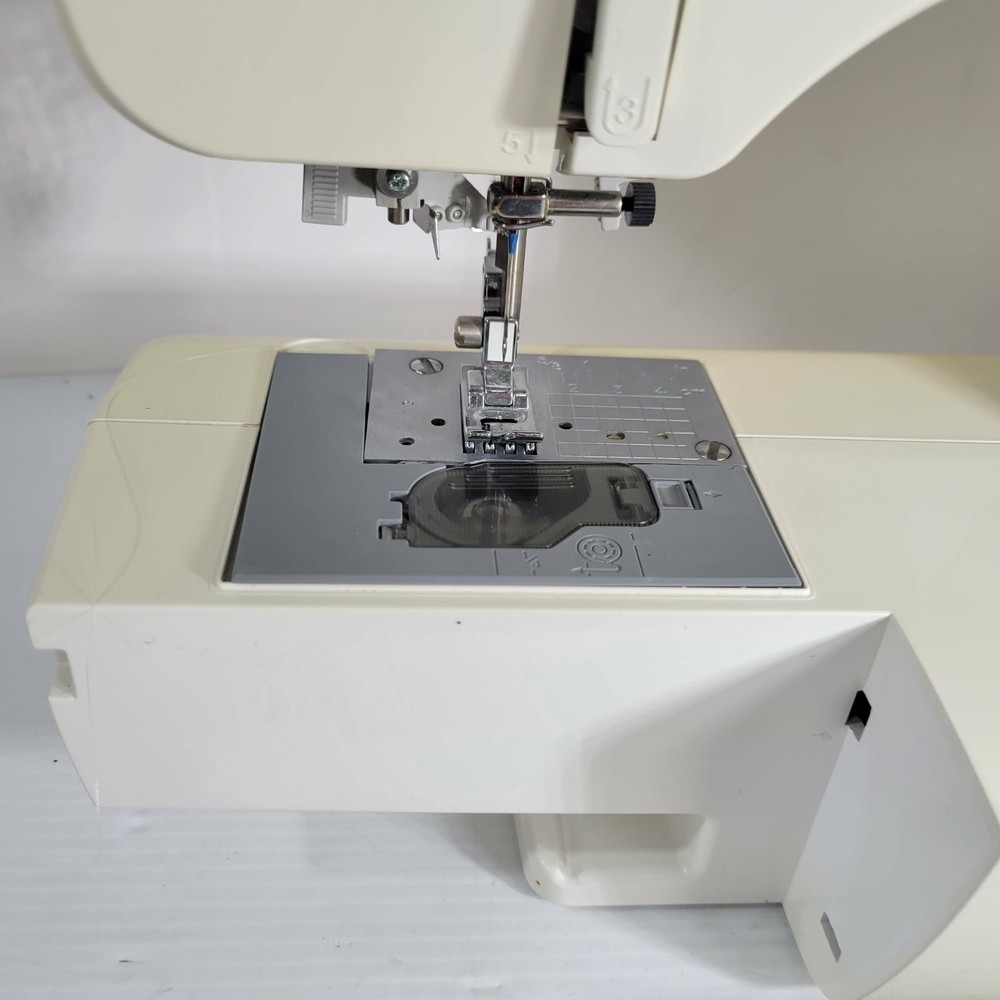 Brother XL-2230 Mechanical Sewing Machine.