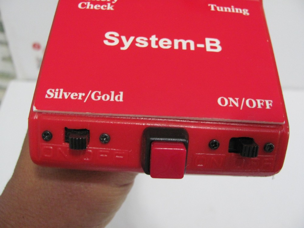 ELECTROSCOPE SYSTEM B LONG RANGE GOLD & SILVER METAL DETECTOR As Is