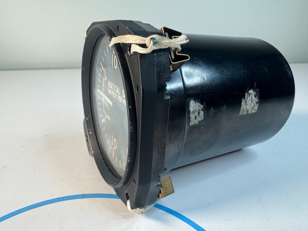 United Instruments 7000 Vertical Speed Indicator VSI 0-2000FPM TSO-C8b
