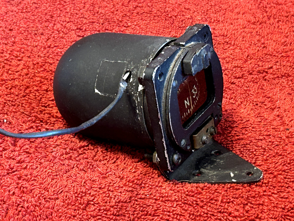 AIRPATH MAGNETIC COMPASS IN CASE