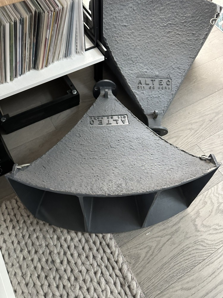 Altec 311-60 sectoral horn pair