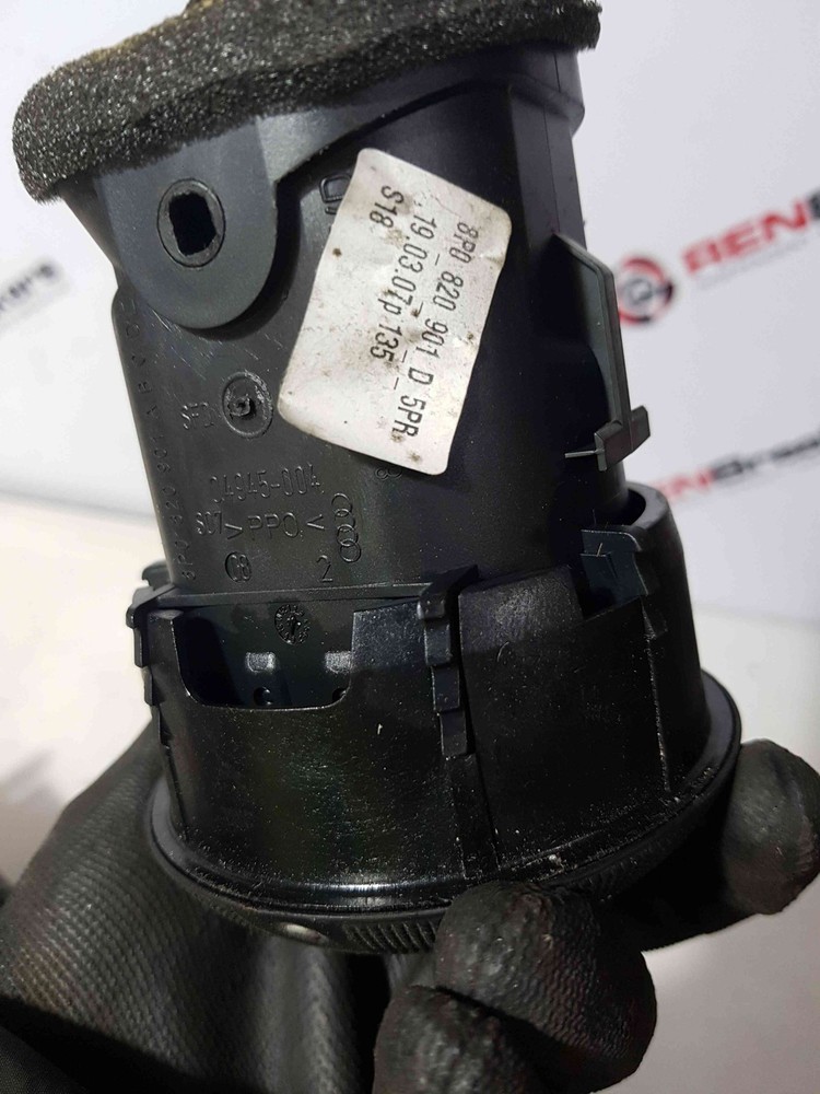 Audi A3 2003-2008 Dashboard AIR Vent 8P0820901D