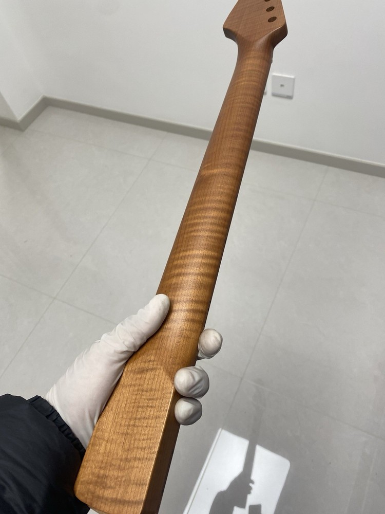 New 6 - String Matte Fretless Roasted Flame Maple Electric guitar neck Bone Nut