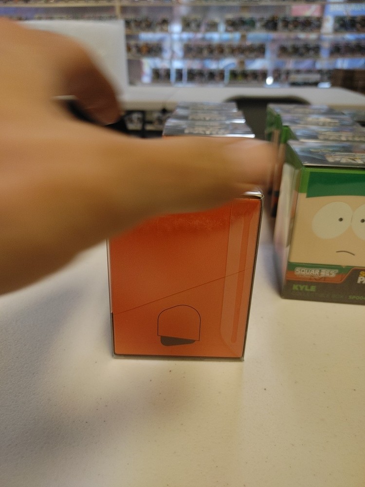 Kenny 100+ Deck Box
