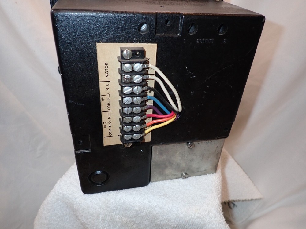 United Electric Type 652 Temperature Recorder/Controller Model 13138