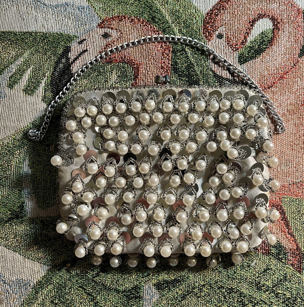 VINTAGE La Regale LTD Pearl handbag,