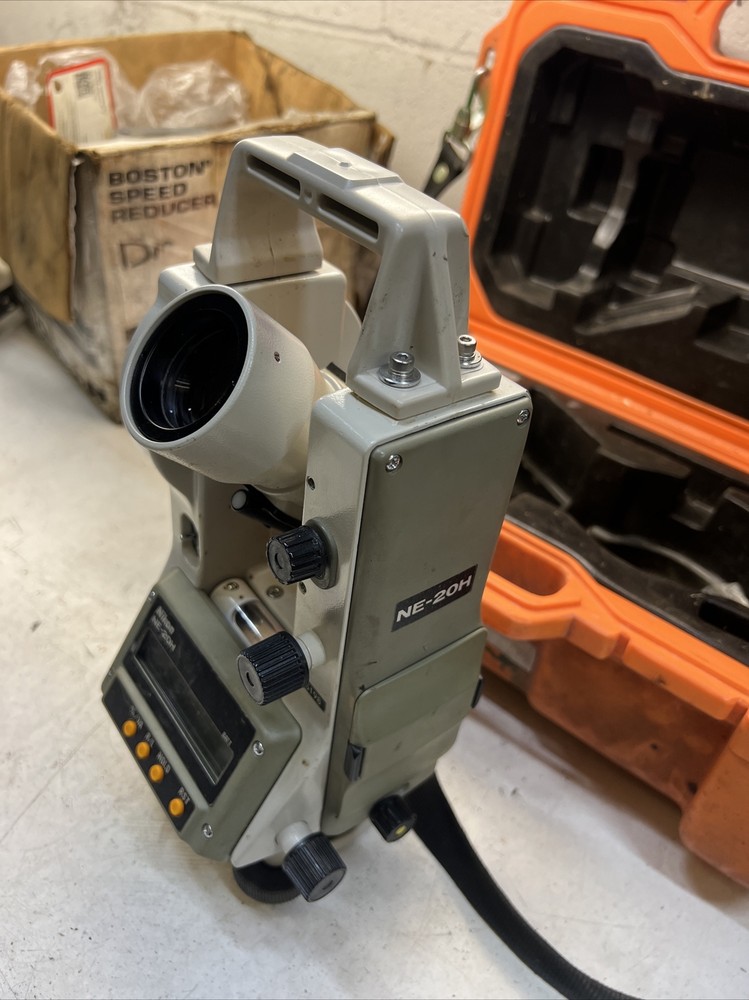 NIKON MODEL NE-20H DIGITAL THEODOLITE
