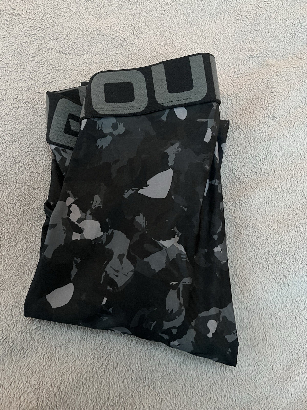 NWT Men’s Small Printed Under Armour HeatGear Compression Leggings