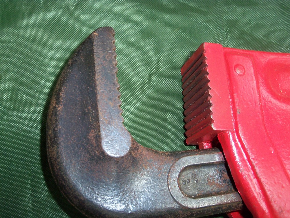 RIDGID 24" HEAVY DUTY PIPE WRENCH