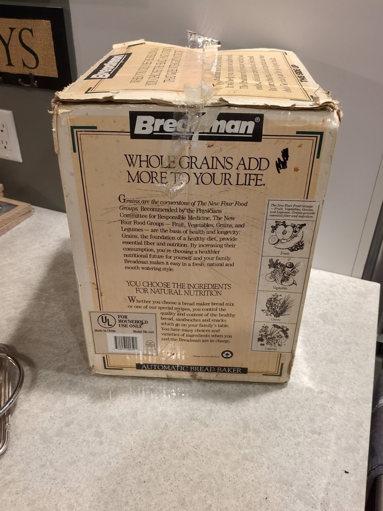 Breadman TR-440 Bread Maker 1.5 Pound Loaf Non Stick