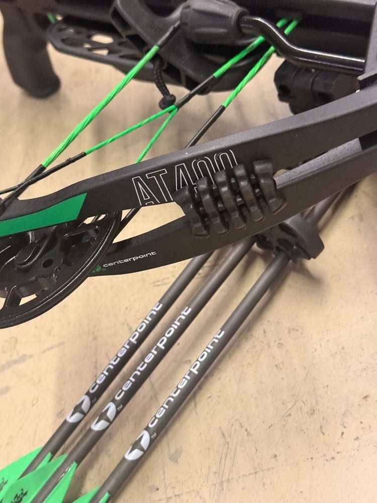 NEW DISPLAY CenterPoint AT400 Crossbow Package COMPLETE PACKAGE BOW