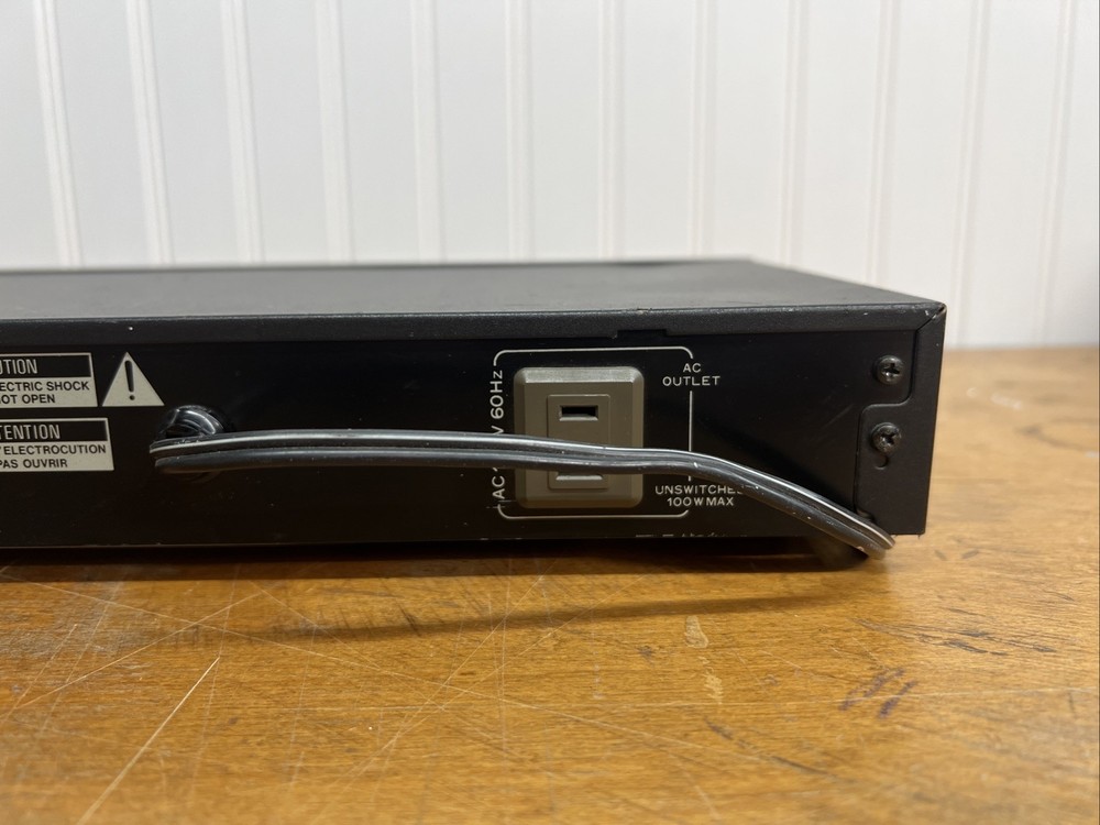 Pioneer Graphic Equalizer Model GR-470 Powers On