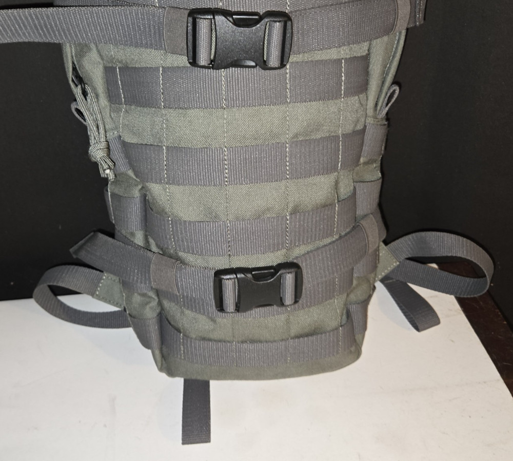 Tasmanian Tiger Essential Pack MKII Green Molle System Patch Holder Hand Loop