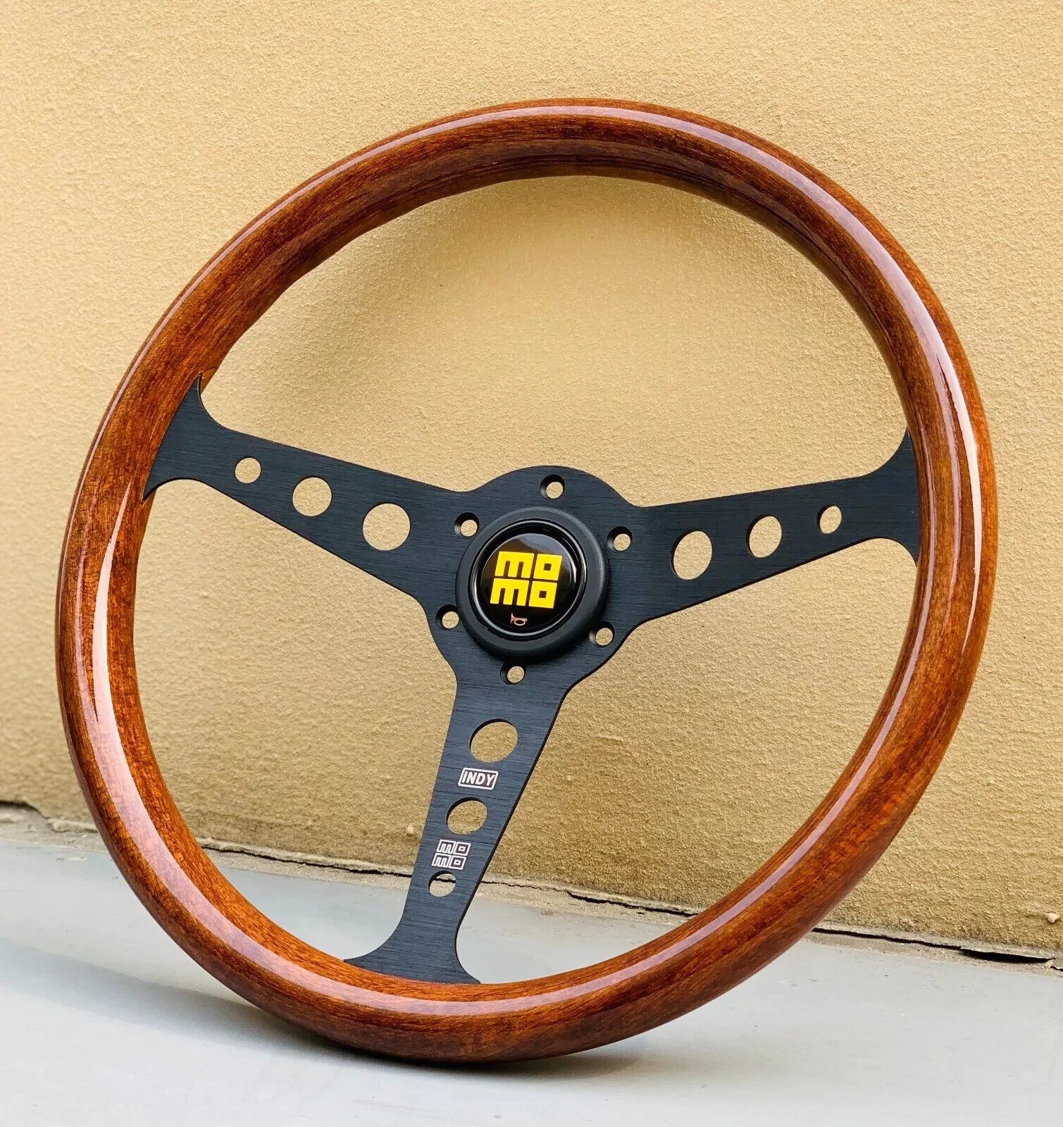 MOMO Heritage Indy Black Woodgrain Mahogany Wood Steering Wheel 350mm