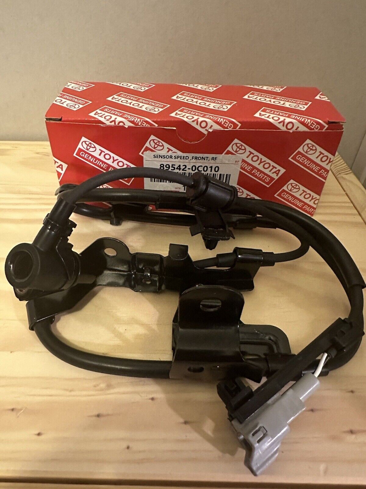 NEW OEM Front Right ABS Wheel Speed Sensor 2001-2007 Toyota Sequoia 00-06 Tundra