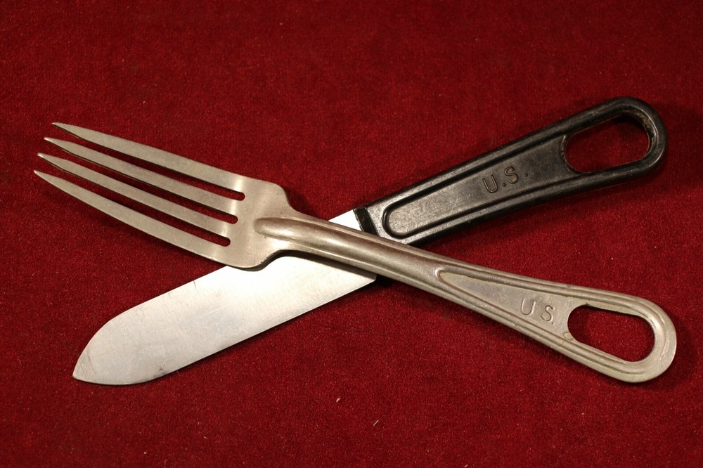 US Fork and Knife Set WW2 - Plastic Handled Knife