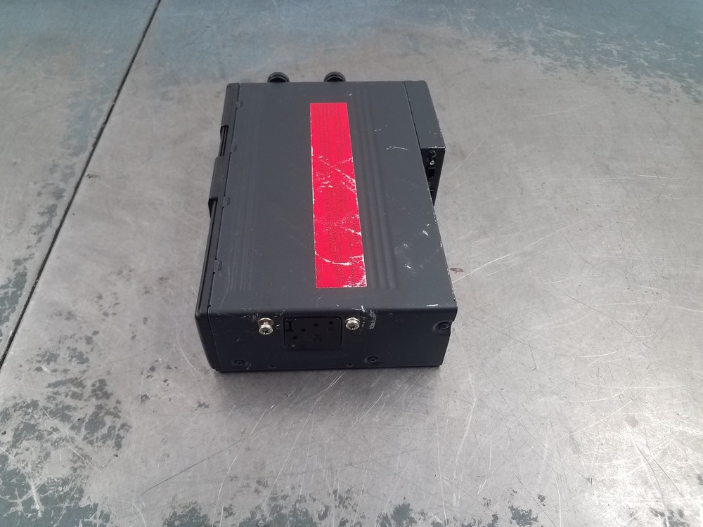 2002 BMW M5 E39 6 Disc CD Changer #0823 i7