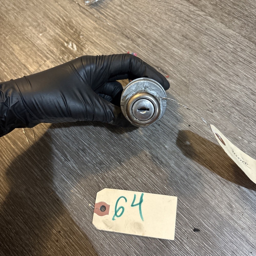International Ignition Switch P/N 3545580C1 Missing Key