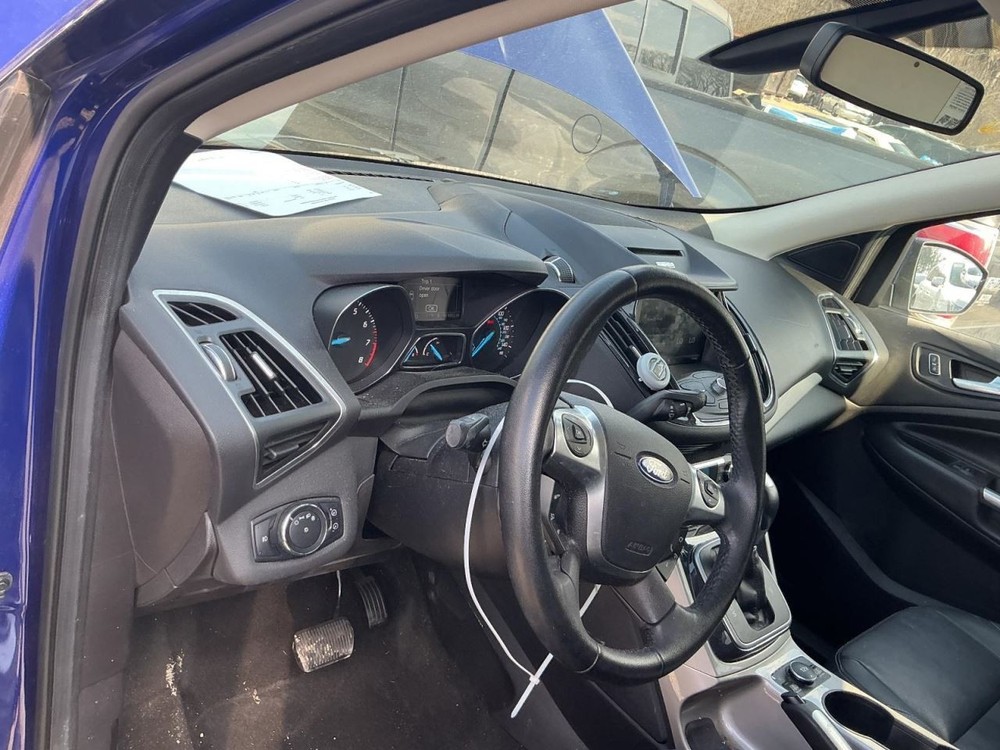 ESCAPE 2013 Glove Box 4974935